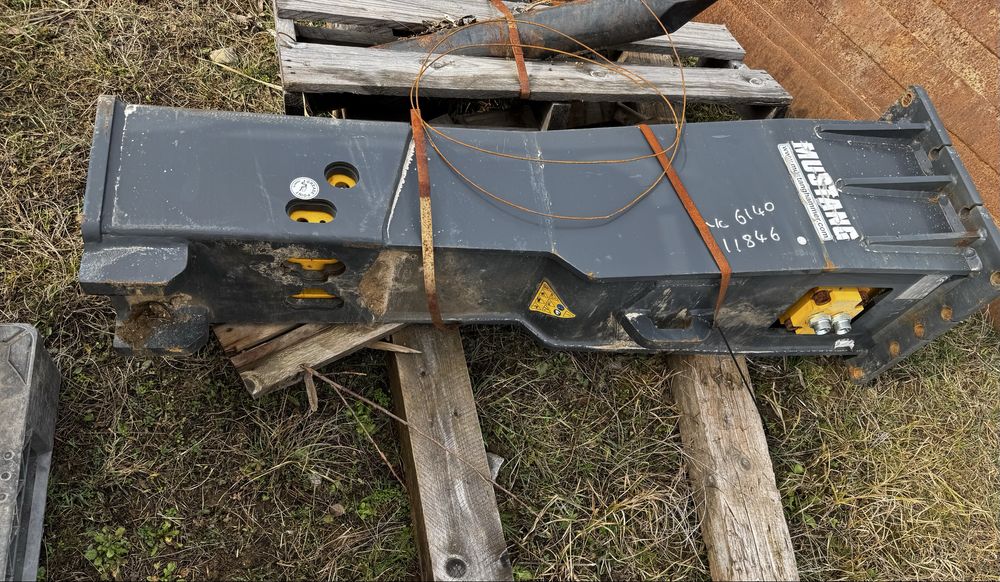 Picon pentru excavator de vanzare 1050kg