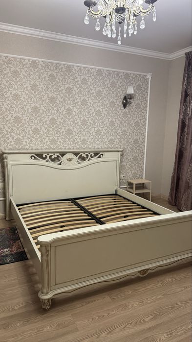 Кровать двуспальная. 180 на 200