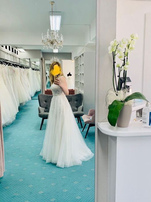 Rochie mireasa și voal lung