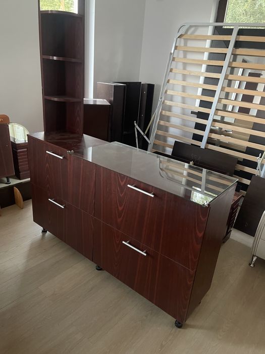 Dormitor lemn masiv si mobila de living