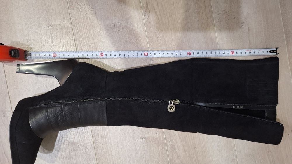 Продаются новые зимние сапоги