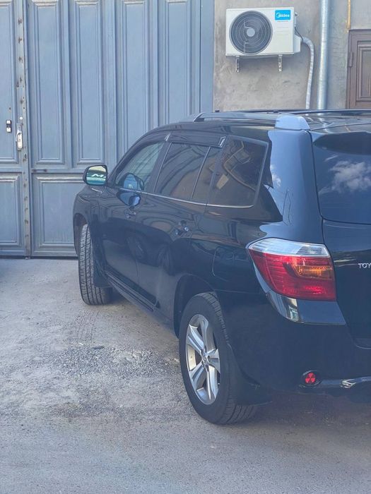 Tayota Highlander nedarojnik
