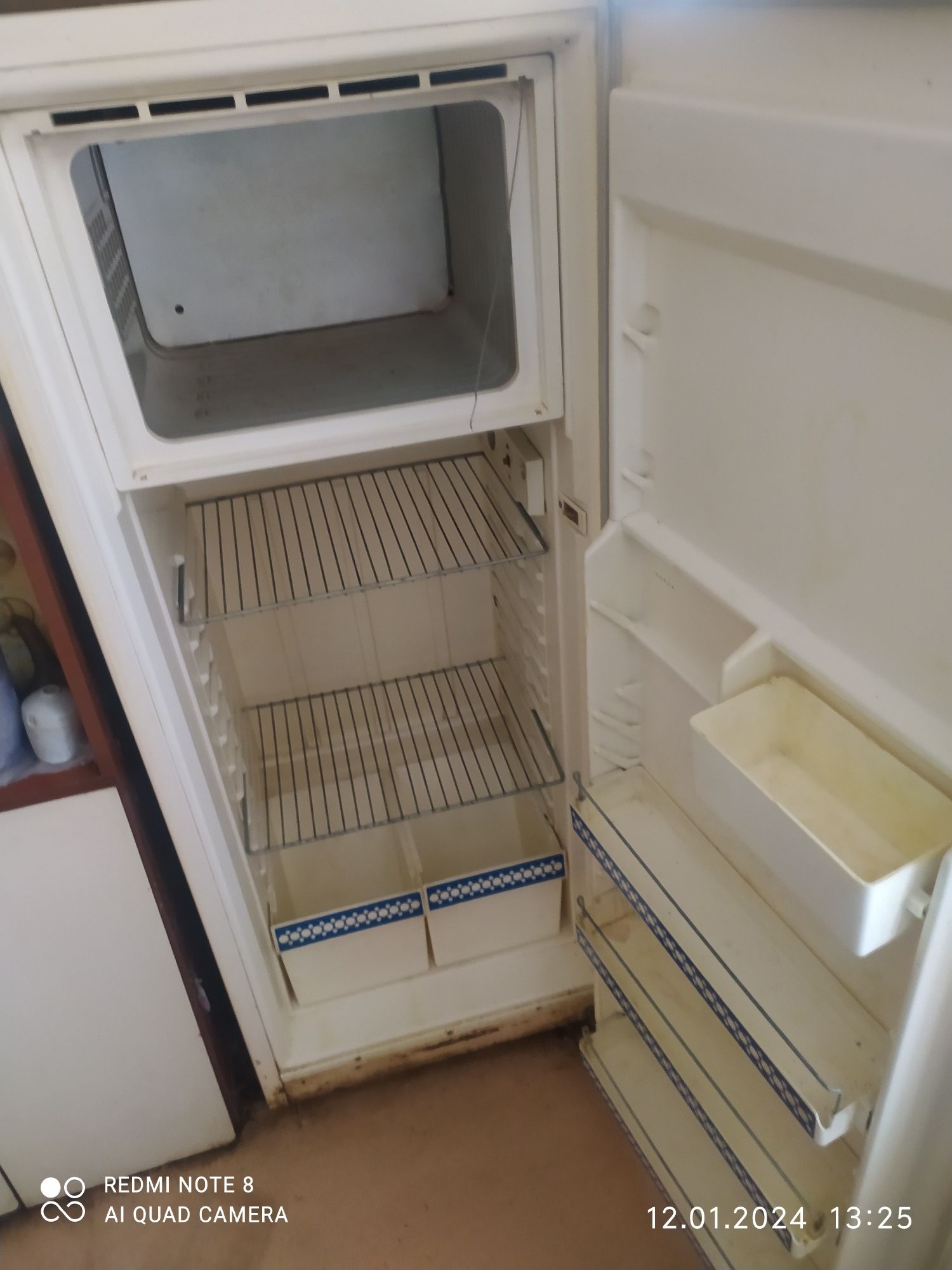 Продам старый на дачу холодильник