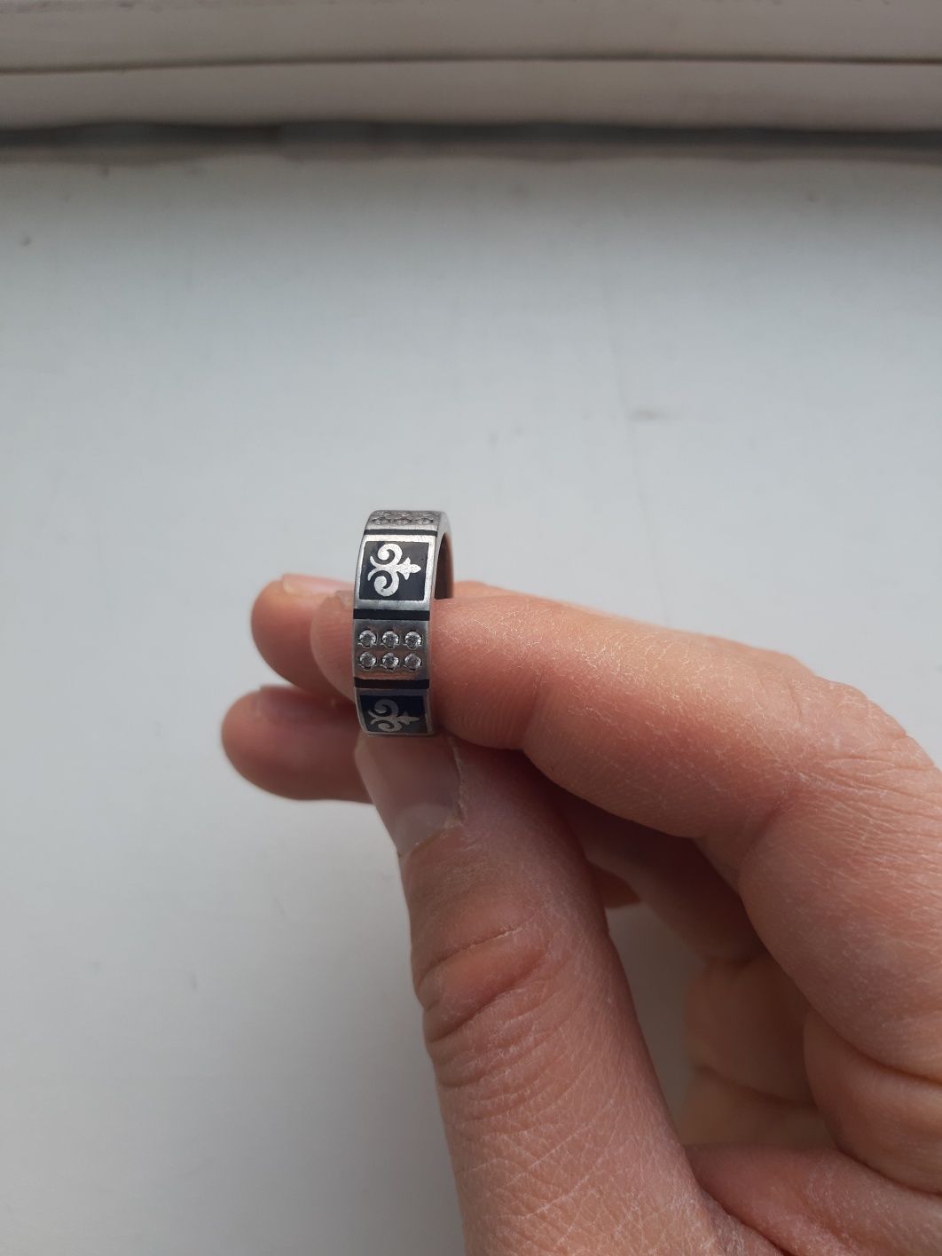 Продам мужское кольцо(серебро)