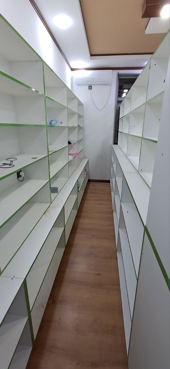 Apteka uchun mo'ljallangan mebel