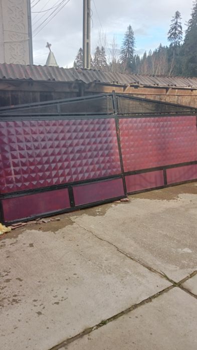 Vând Porți din tablă groasă