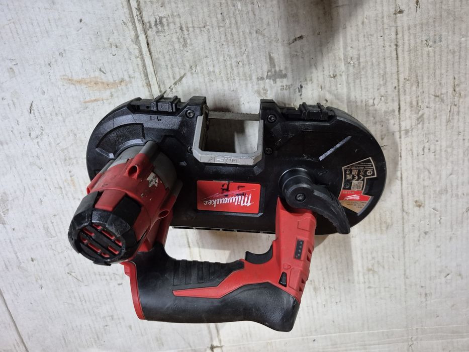 Fierastrau sabie  Milwaukee M 12 BS