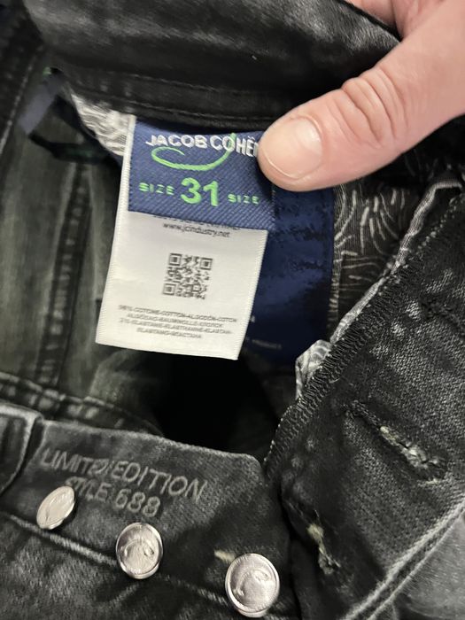 Нов модел дънки Jacob Cohen.С етикети,всичко.Налични всички размери.