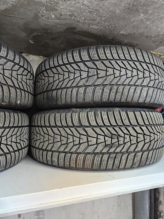 Зимни гуми 18 55 235 HANKOOK winter I cept evo3 X дот 22