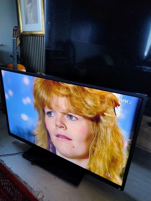 Тоshiba 48" телевизор