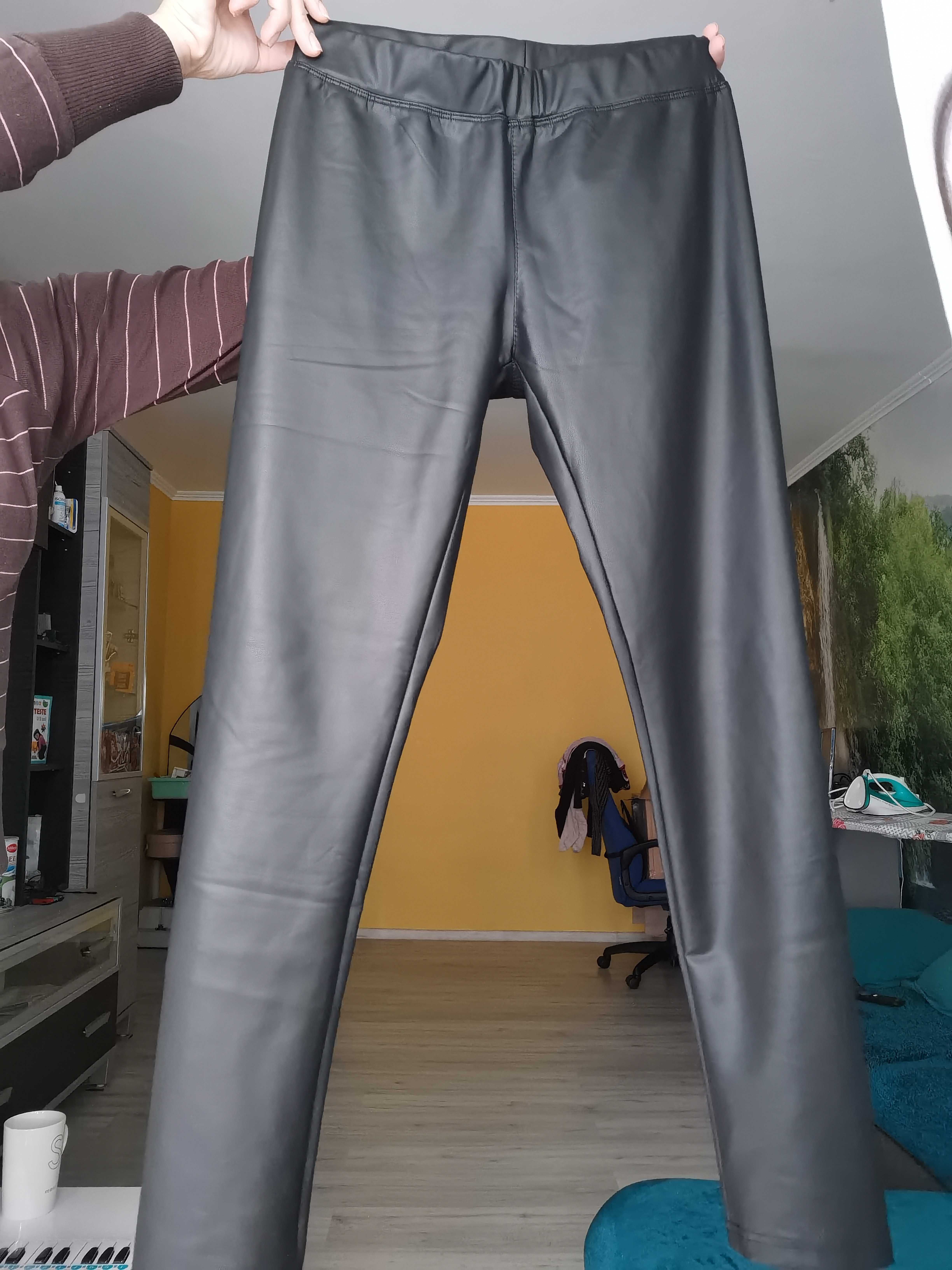 Pantaloni/colanți imitație de piele NOI, mărimea S/M