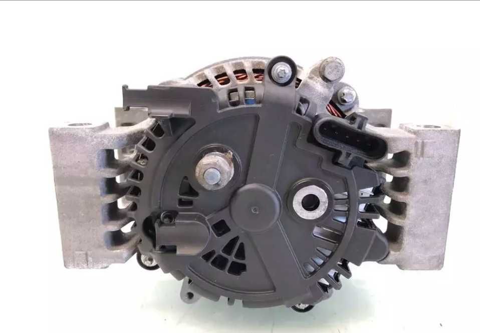 Alternator A 014 154 67 02 -Piese de schimb camion MERCEDES