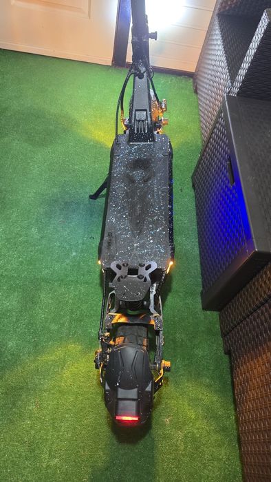 Kukirin g2 master V2 2025 vopsită, arcuri custom, 699 km