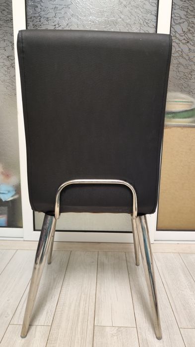 Masa extensibila cu 6 scaune