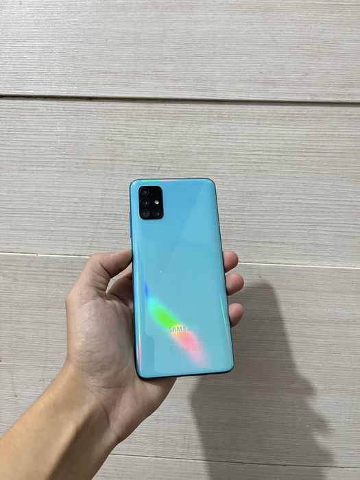 Продам срочно Samsung A51 64GB
