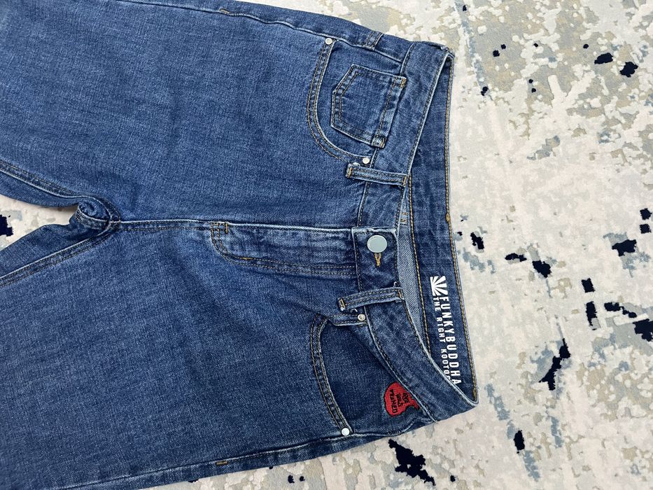 Blugi dama cu model brodat