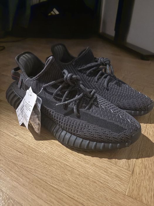 Vand Yezzy uri ne purtate