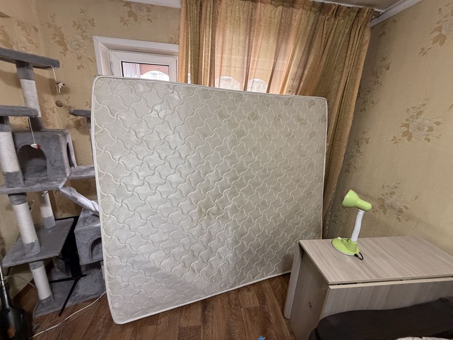 Продам матрас в хорошем сосотоянии