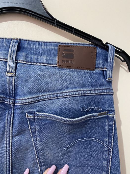 Blugi Gstar evazati cu talie inalta