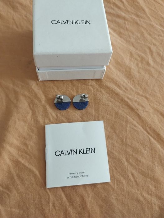 Оригинални обеци на Calvin Klein