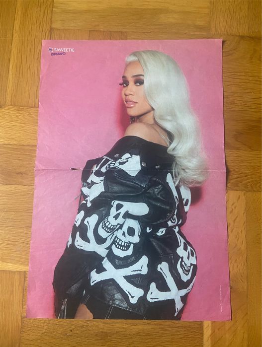 Плакат на Saweetie