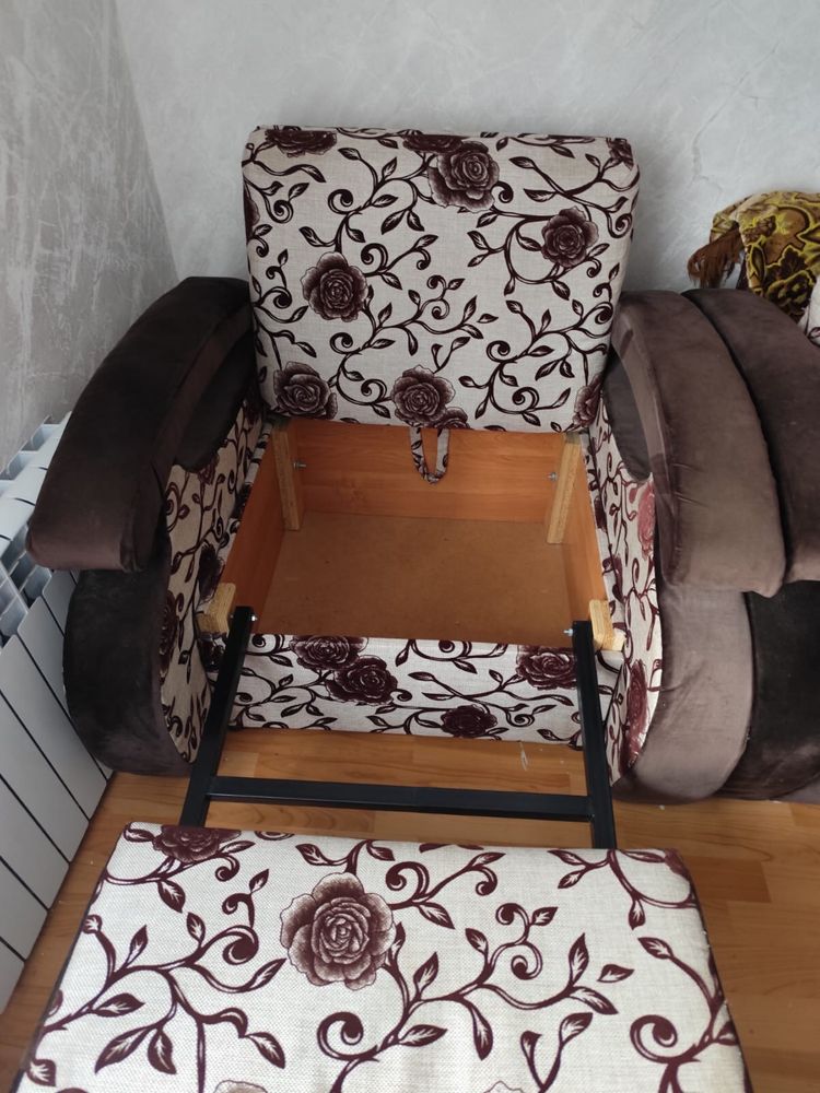 Продам диван + 2 кресла