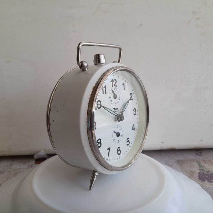 Ceas de masa desteptator - mecanic JNSA fabricat in Yugoslavia.