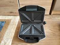 Sandwich-maker IDEENWELT , placi antiaderente , 750 W, ALB