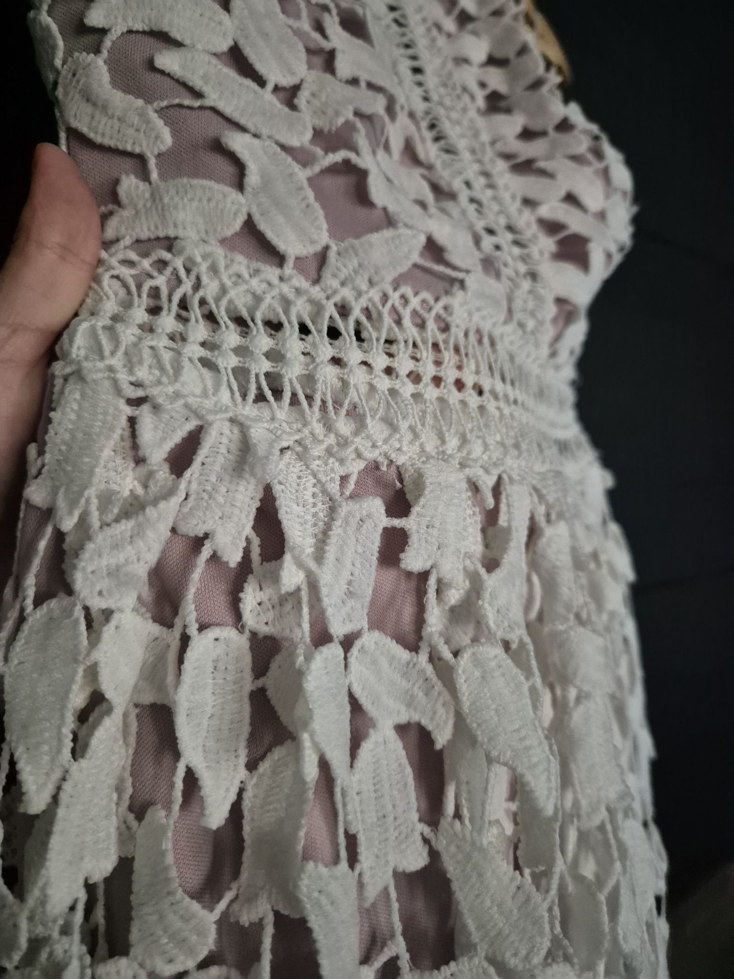 Дантелена рокля ASOS Love Triangle Lace Dress