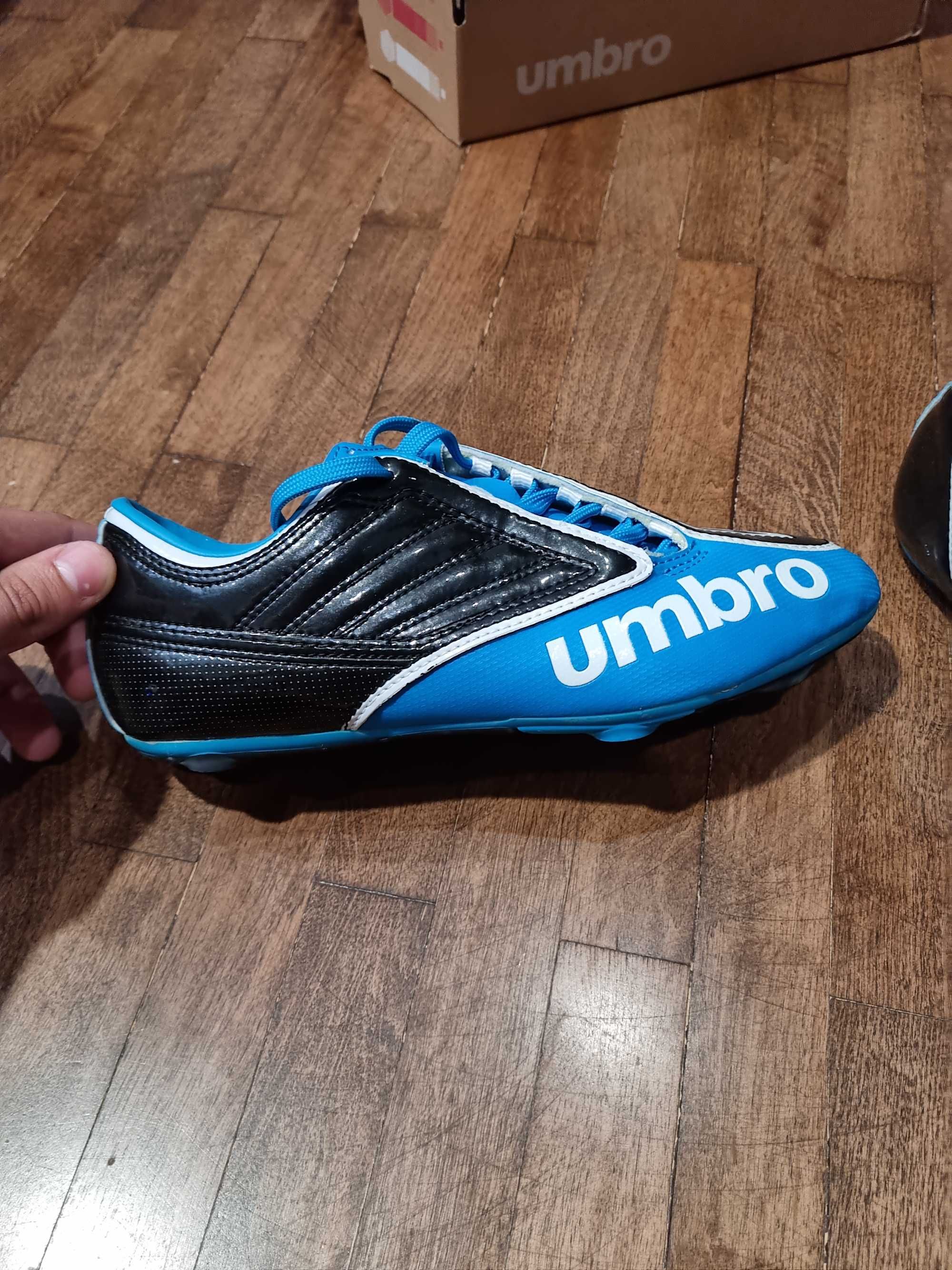 Бутонки 38.5 Umbro с разглобяеми шипове