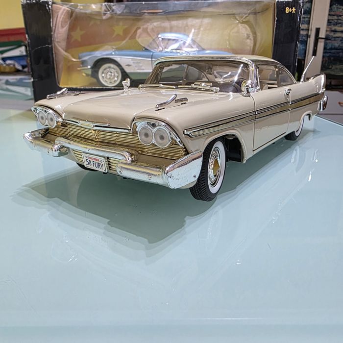 Plymouth fury 1958 (1:18)