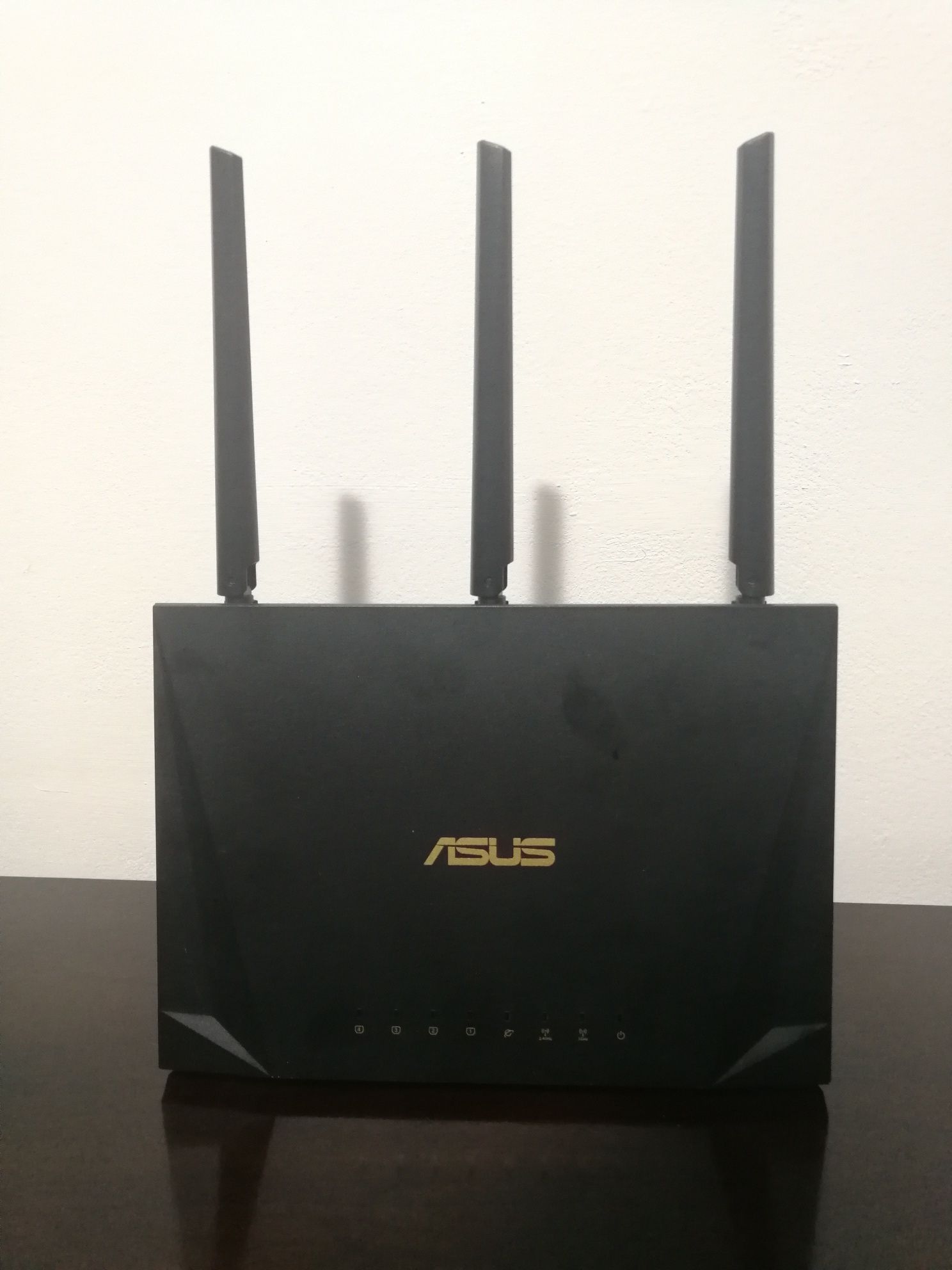 Vand Router Asus RT-AC1750U