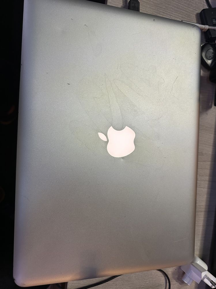 Продам macbook pro 2013