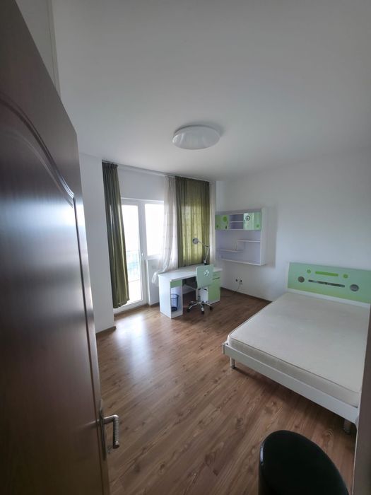 Închiriez apartament 3 camere, Zorilor, Observatorului 136, cu parcare