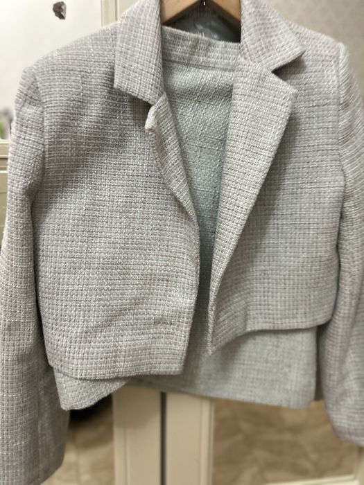 Продам Костюм Двойку твидовую М размер