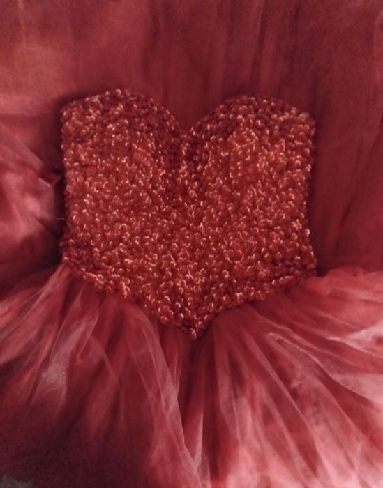 Вечерние платья.