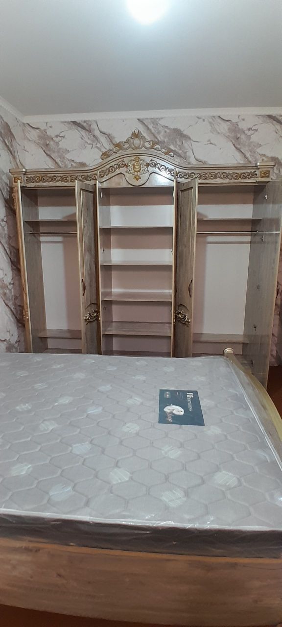 Спальный мебель сотилади