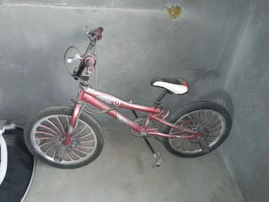 Велосипеды, гонечние мошыни