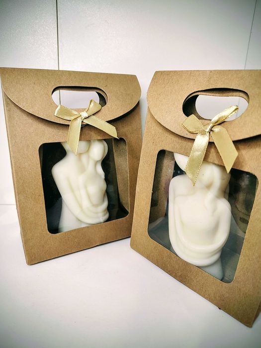 Cuplu - marturie decorativa parfumata din ceara de soia 100%