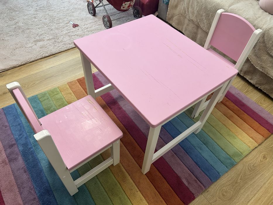Masuta pentru copii+ 2 scaune ikea