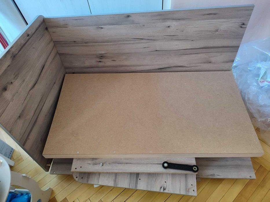 Подарявам две бюра