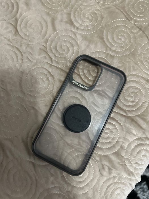 Vand 2 huse de Iphone 13 Pro Max    (ambele 110)