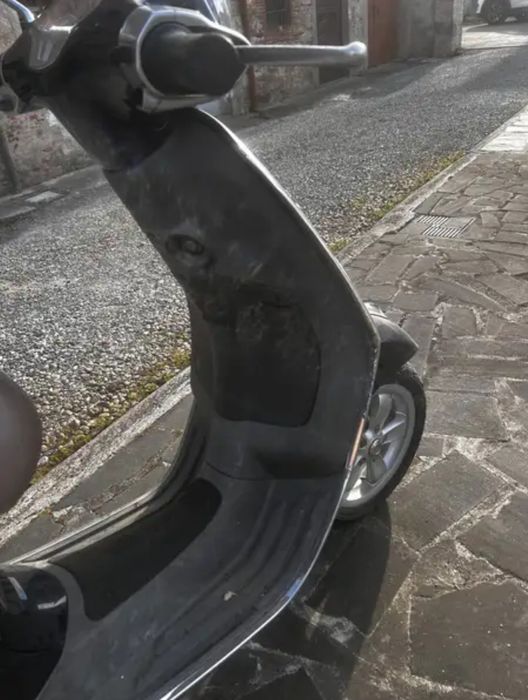 Vând Vespa Primavera 2015