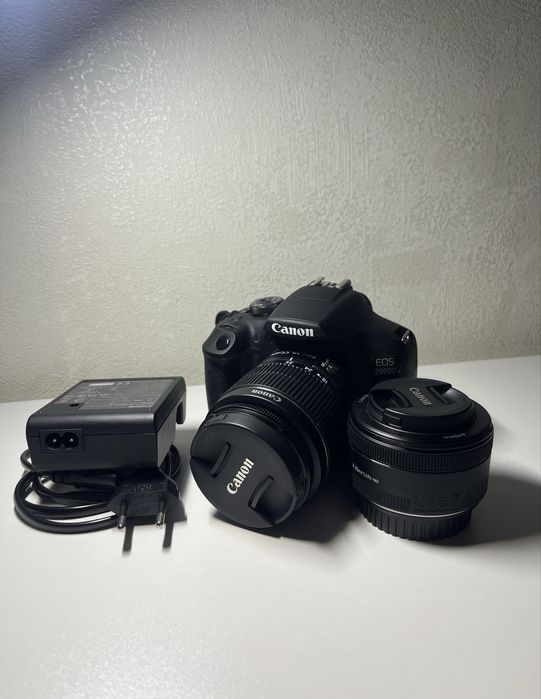 Камера Canon EOS 2000D + объектив Canon EF 50mm, f/1,8 STM