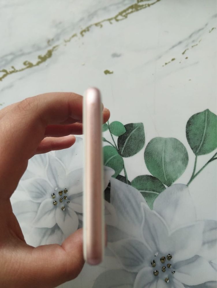 Продам айфон 7 срочно