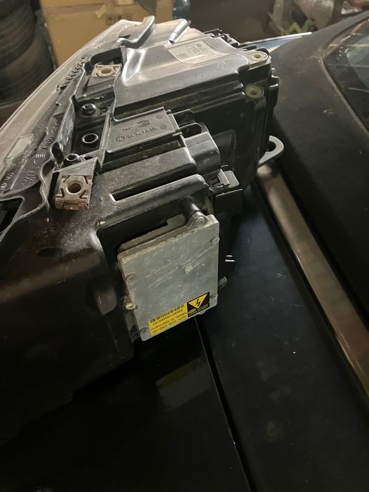 Ксенонови Фарове за ауди а8 д3 ОРГИНАЛНИ!