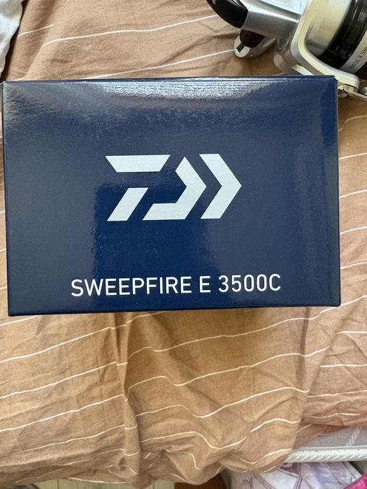 Продавам макара daiwa sweepfire