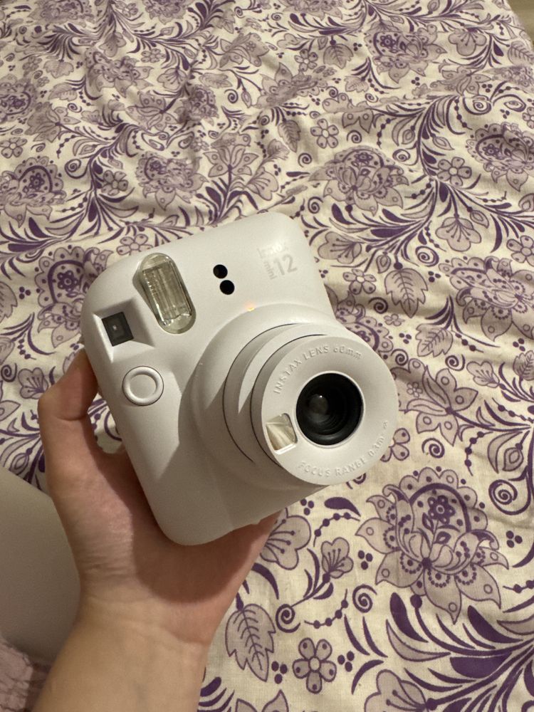 Продается Instax mini 12