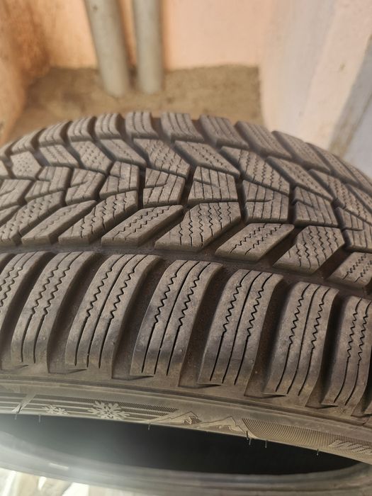 Cauciuri iarna Hankook Winter Icept Evo3 235/45/R17