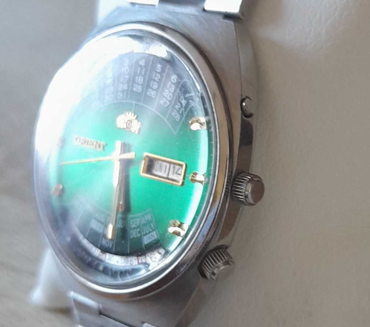 Ceas Orient Multi Year Calendar Automatic din anii '70  verde  superb